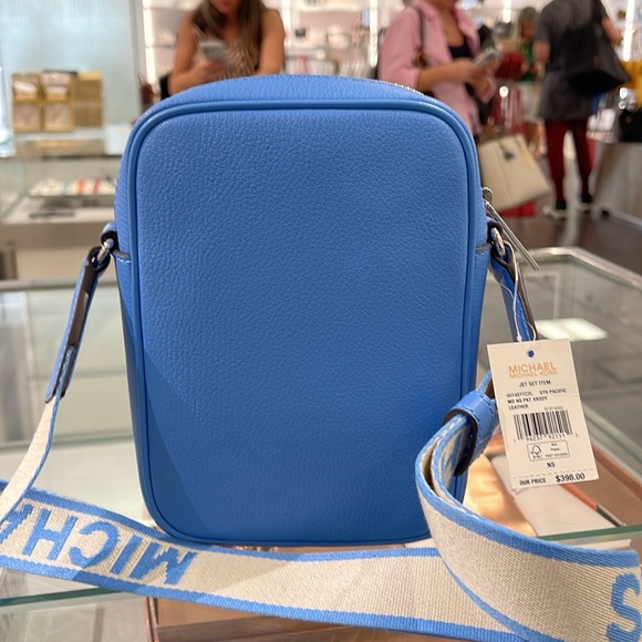 MICHAEL KORS Jet Set Medium Leather Crossbody Bag Flight
Sth Pacific
NWT - Picture 16 of 16